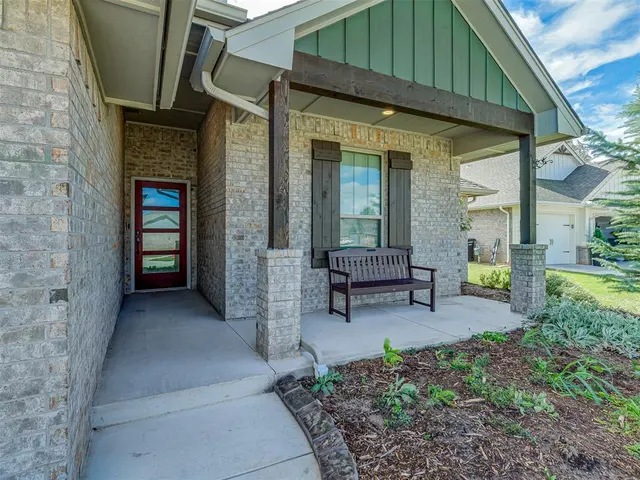 Photo 4 — 3404 Broadmoore Drive, Moore, OK 73160