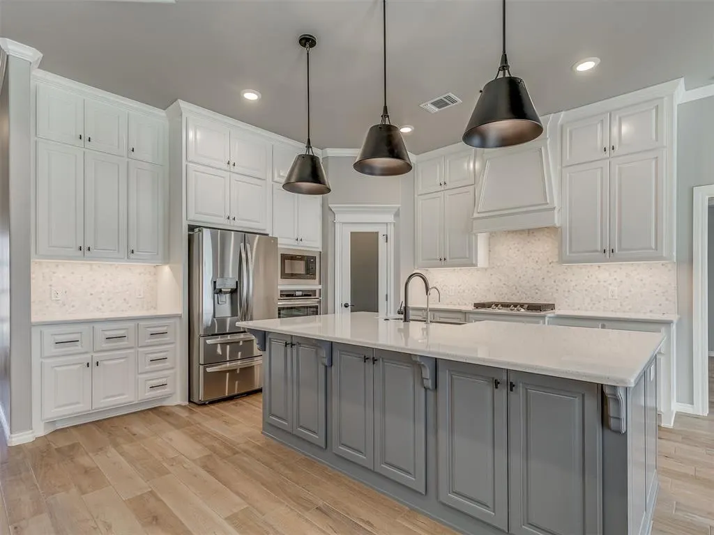 Photo 10 — 3404 Broadmoore Drive, Moore, OK 73160