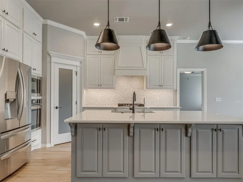 Photo 11 — 3404 Broadmoore Drive, Moore, OK 73160