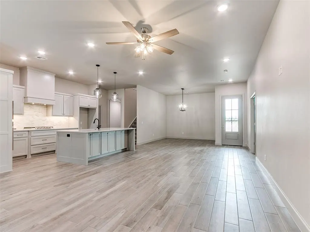Photo 13 — 16108 Segovia Drive, Oklahoma City, OK 73170