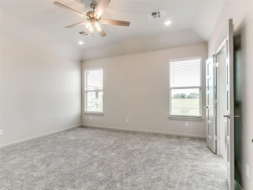 Photo 14 — 16108 Segovia Drive, Oklahoma City, OK 73170