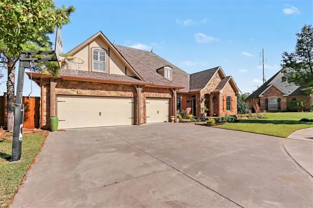 Photo 3 — 4805 Wellman Drive, Norman, OK 73072