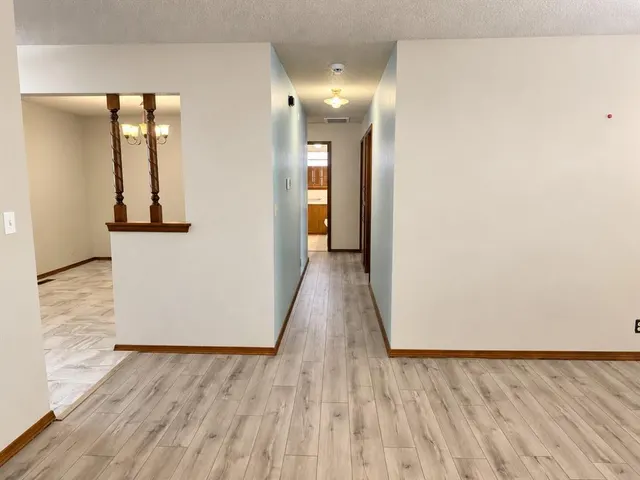 Photo 6 — 916 E Hills Drive, Moore, OK 73160