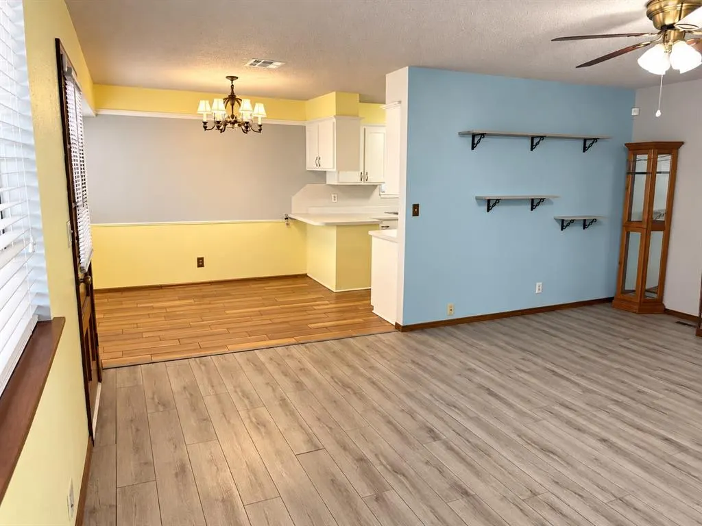 Photo 13 — 916 E Hills Drive, Moore, OK 73160