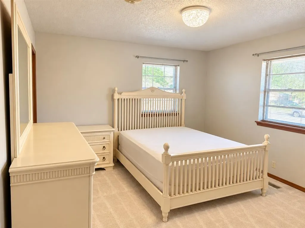 Photo 17 — 916 E Hills Drive, Moore, OK 73160