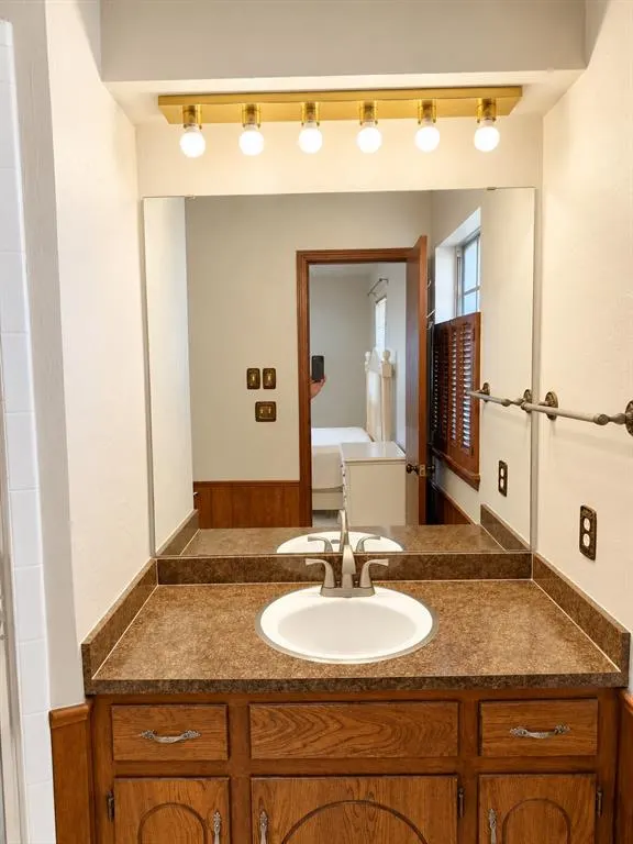 Photo 20 — 916 E Hills Drive, Moore, OK 73160