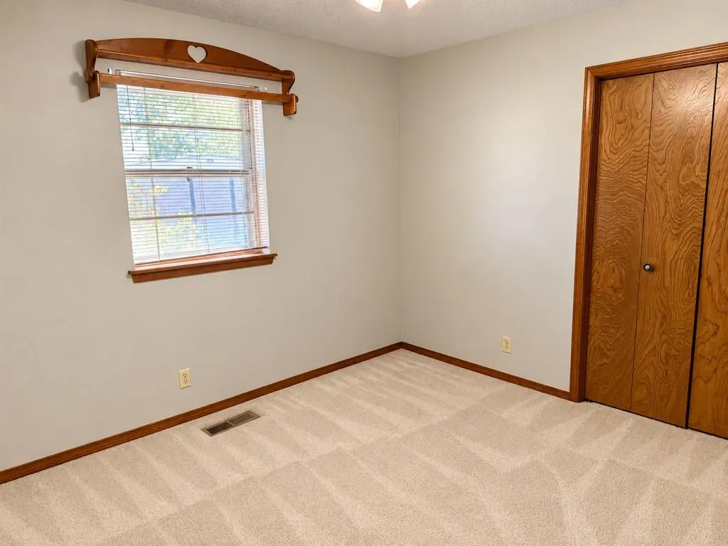 Photo 25 — 916 E Hills Drive, Moore, OK 73160