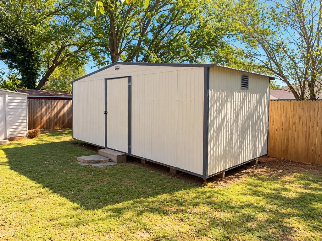 Photo 33 — 916 E Hills Drive, Moore, OK 73160