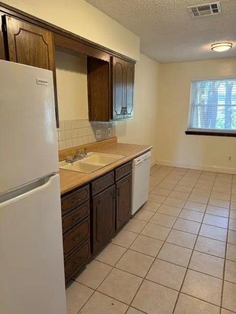 Photo 5 — 1127 E Katy Drive, Altus, OK 73521