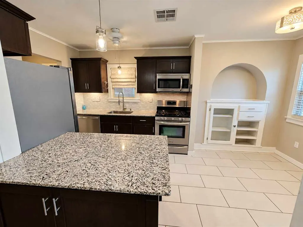Photo 6 — 2524 NW 13th Street, Oklahoma City, OK 73107