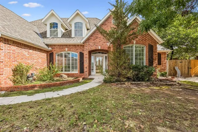 Photo 2 — 2824 N Ashecroft Drive, Edmond, OK 73034