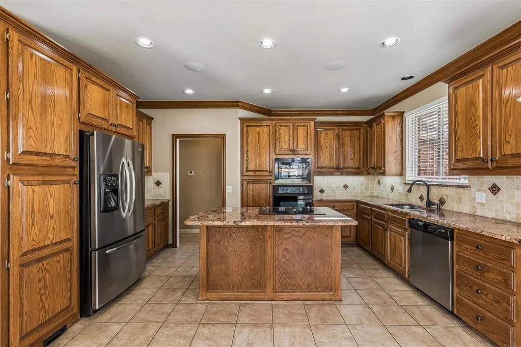 Photo 11 — 2824 N Ashecroft Drive, Edmond, OK 73034