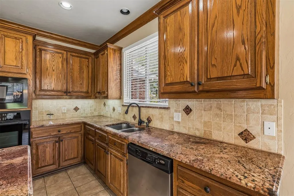 Photo 12 — 2824 N Ashecroft Drive, Edmond, OK 73034