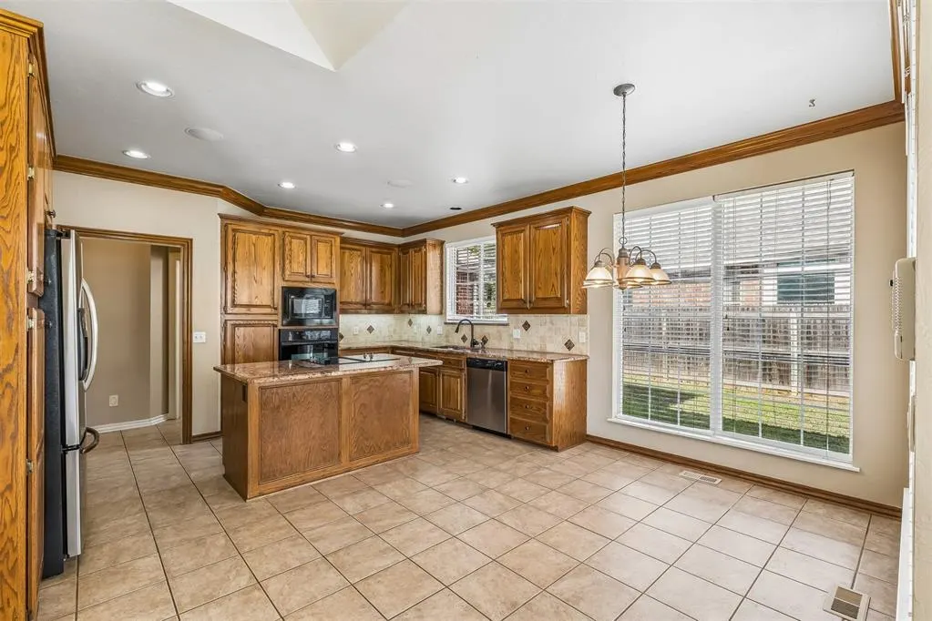Photo 13 — 2824 N Ashecroft Drive, Edmond, OK 73034