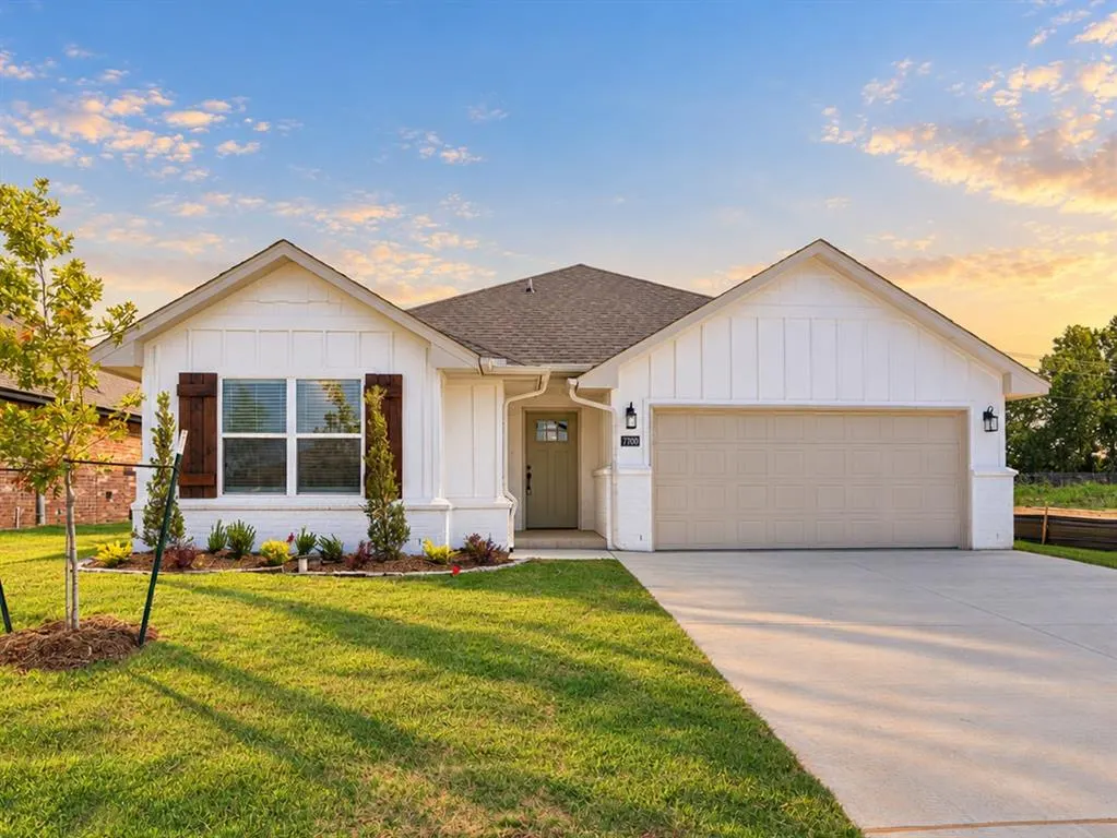 Front exterior — 7700 Three Woods Lane, Yukon, OK 73099