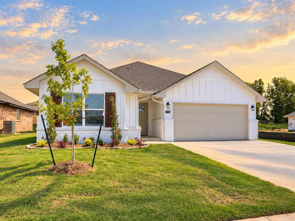 Photo 4 — 7700 Three Woods Lane, Yukon, OK 73099