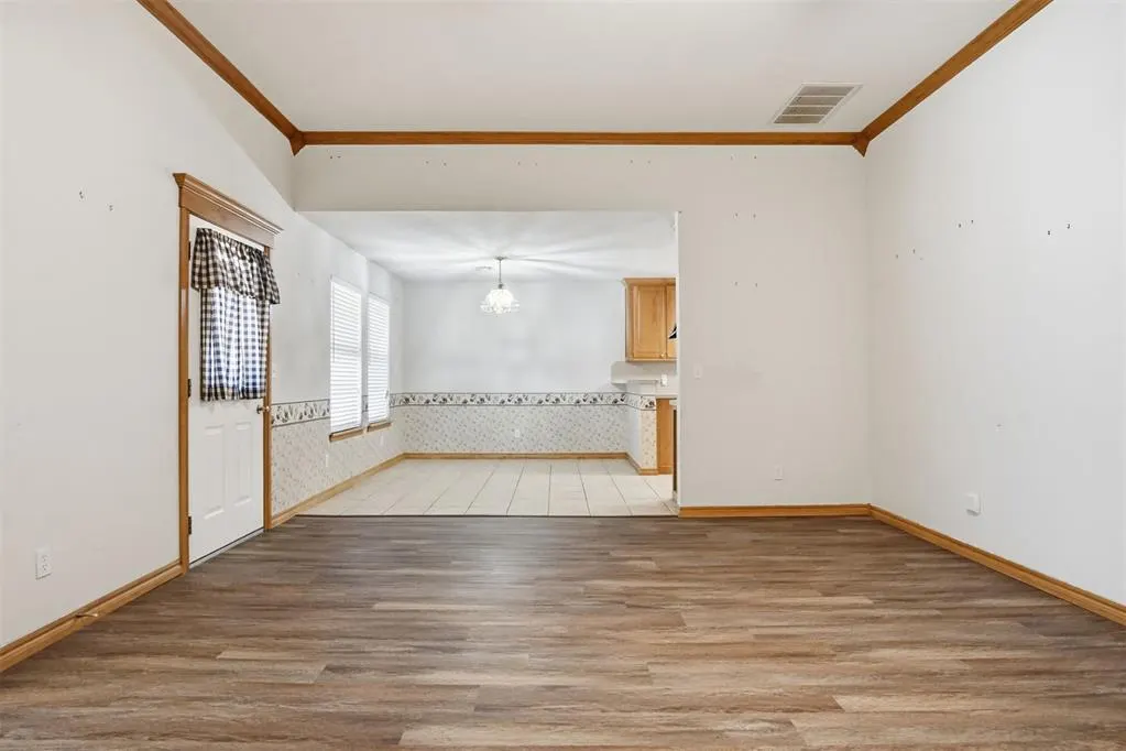 Photo 9 — 720 Parkwoods Drive, Noble, OK 73068