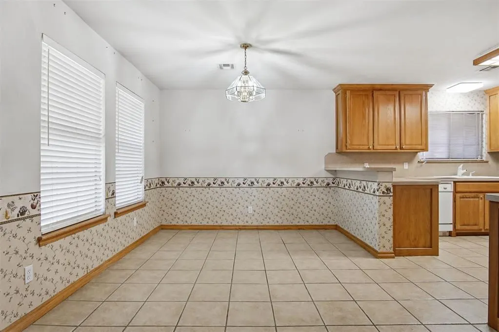 Photo 10 — 720 Parkwoods Drive, Noble, OK 73068