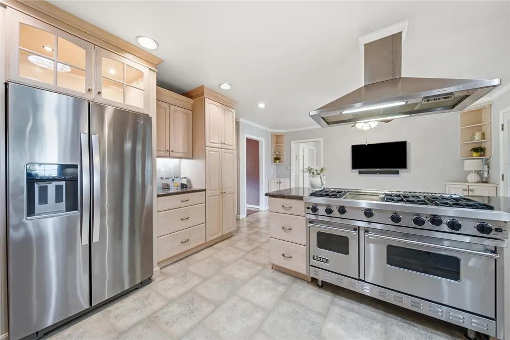 Photo 12 — 4231 S Columbia Place, Tulsa, OK 74105