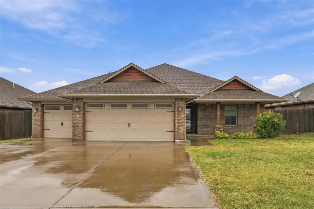 Photo 2 — 2106 Whispering Pine Boulevard, Shawnee, OK 74804