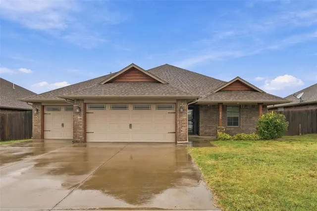 Photo 2 — 2106 Whispering Pine Boulevard, Shawnee, OK 74804