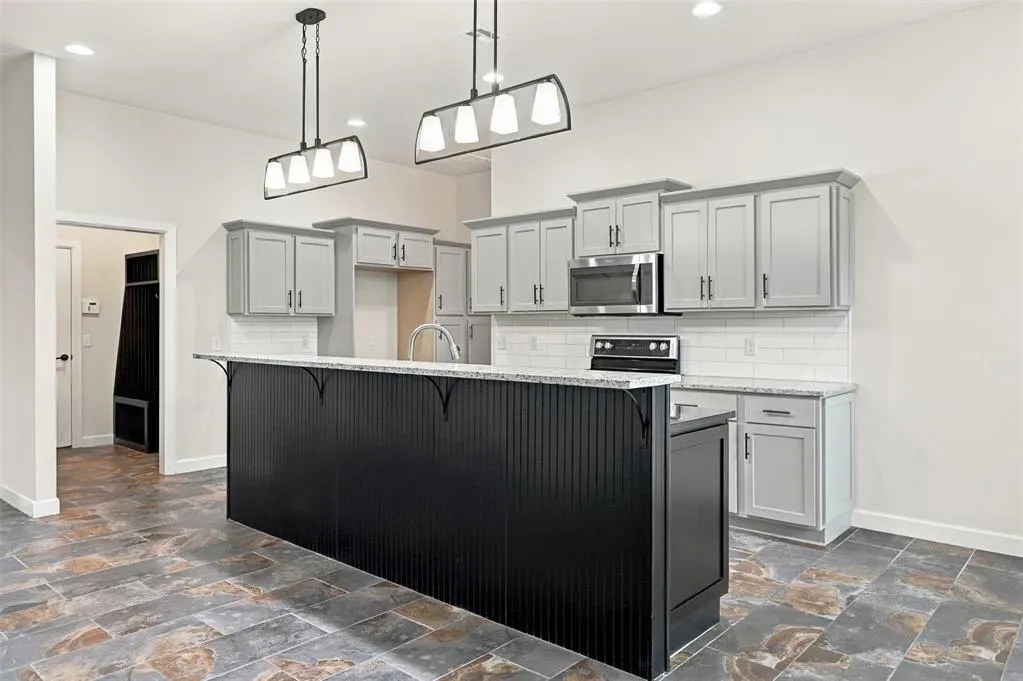 Photo 8 — 2106 Whispering Pine Boulevard, Shawnee, OK 74804