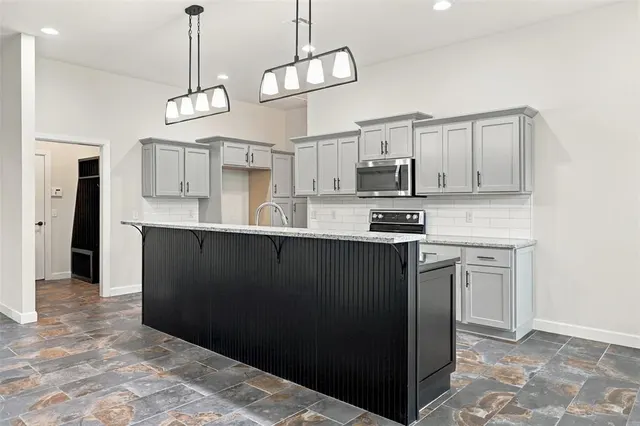 Photo 8 — 2106 Whispering Pine Boulevard, Shawnee, OK 74804