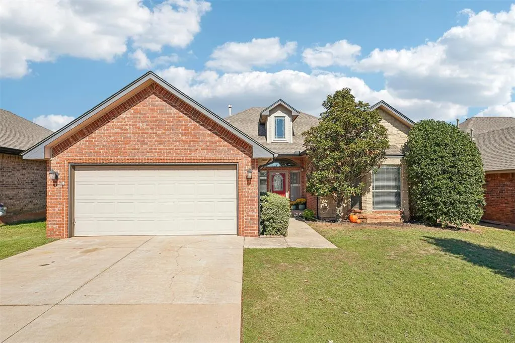Front exterior — 2701 SE 39th Street, Moore, OK 73160