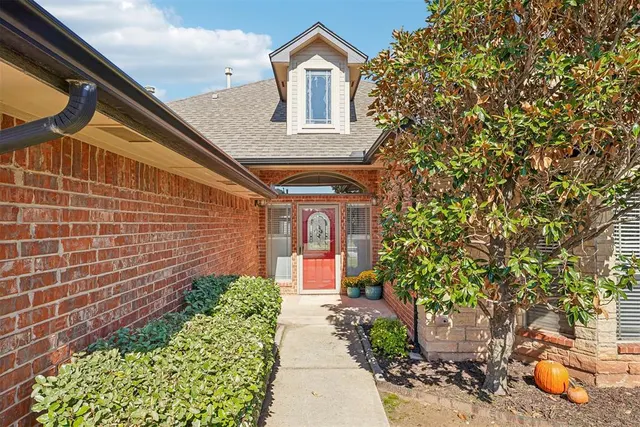 Photo 4 — 2701 SE 39th Street, Moore, OK 73160
