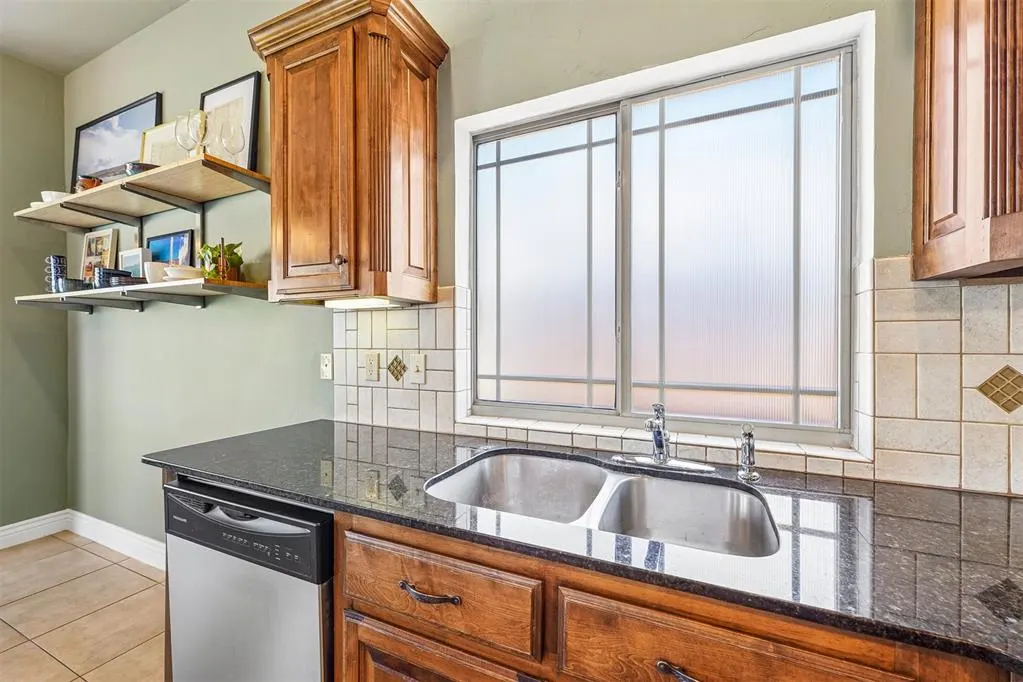 Photo 13 — 2701 SE 39th Street, Moore, OK 73160
