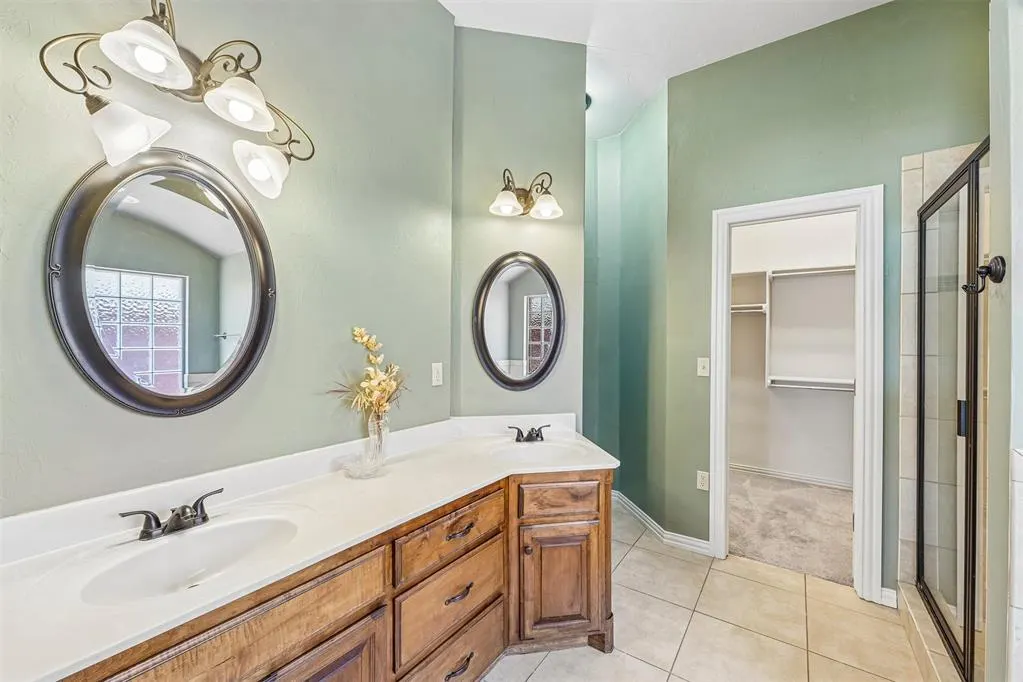 Photo 18 — 2701 SE 39th Street, Moore, OK 73160
