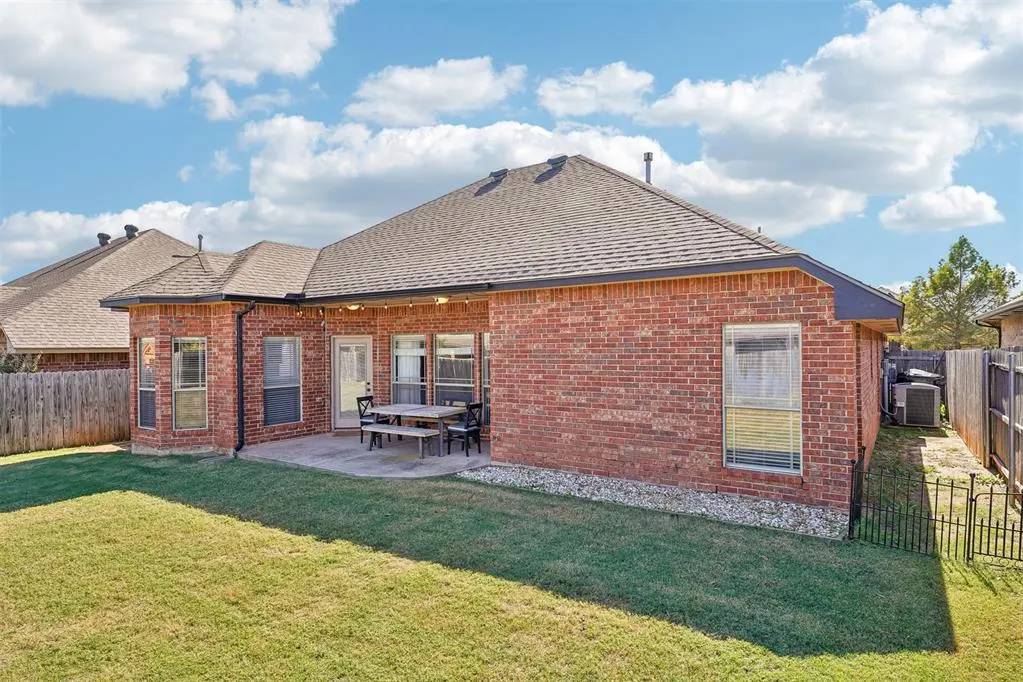 Photo 30 — 2701 SE 39th Street, Moore, OK 73160