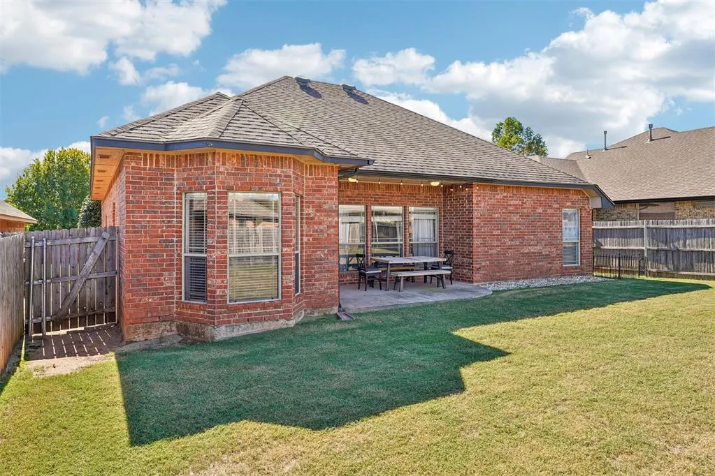 Photo 32 — 2701 SE 39th Street, Moore, OK 73160