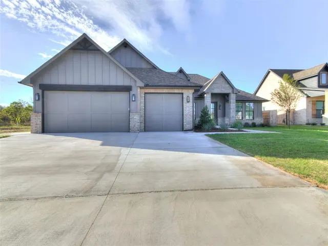 Photo 2 — 1920 SW 41st Terrace, Moore, OK 73160