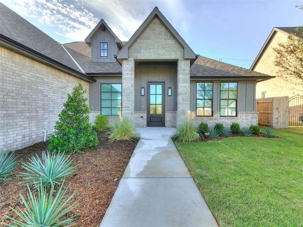 Photo 4 — 1920 SW 41st Terrace, Moore, OK 73160