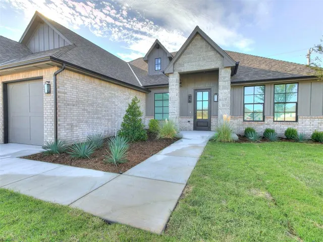 Photo 5 — 1920 SW 41st Terrace, Moore, OK 73160