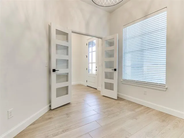 Photo 8 — 1920 SW 41st Terrace, Moore, OK 73160