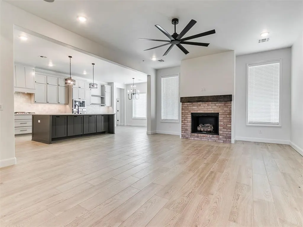 Photo 10 — 1920 SW 41st Terrace, Moore, OK 73160
