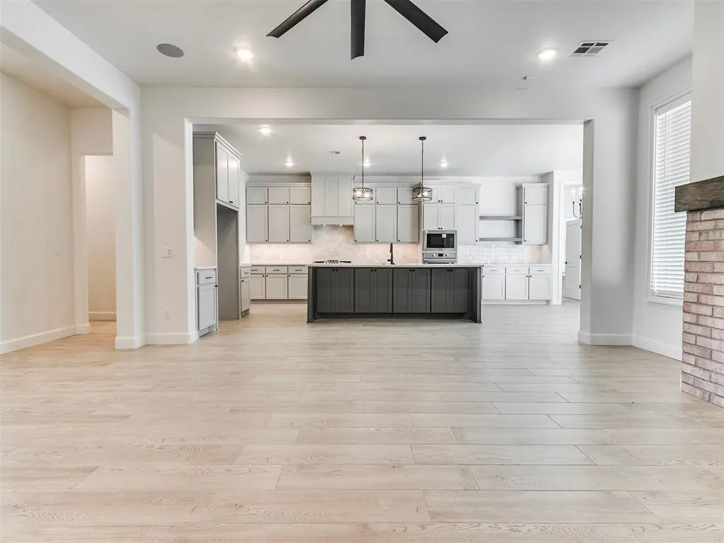 Photo 15 — 1920 SW 41st Terrace, Moore, OK 73160