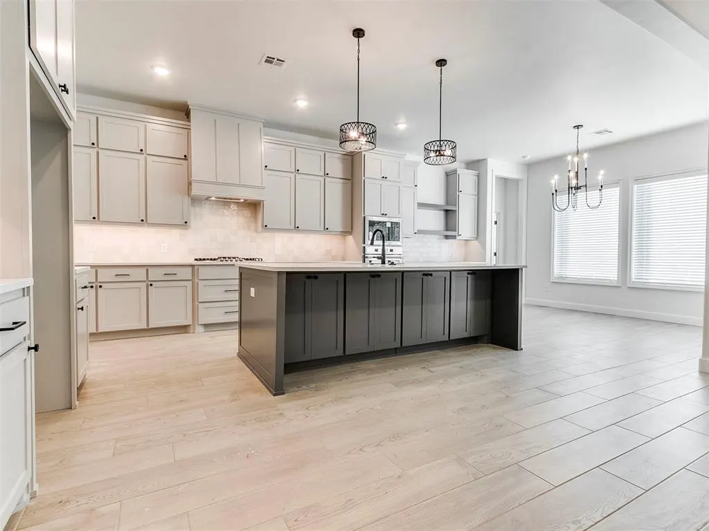 Photo 18 — 1920 SW 41st Terrace, Moore, OK 73160