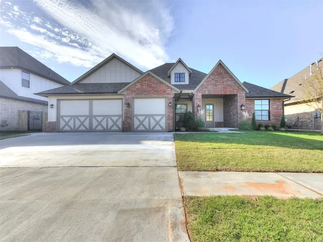 Photo 2 — 1932 SW 41st Terrace, Moore, OK 73160