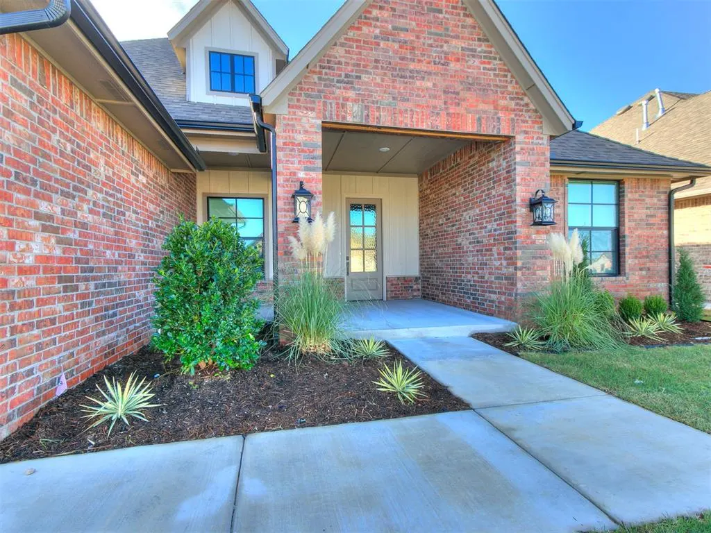 Photo 4 — 1932 SW 41st Terrace, Moore, OK 73160