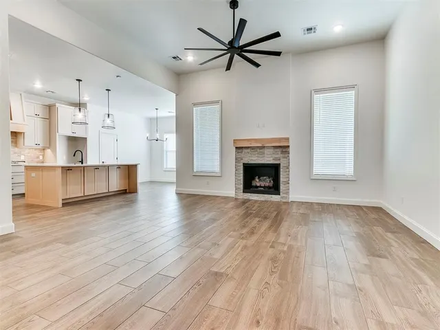 Photo 8 — 1932 SW 41st Terrace, Moore, OK 73160