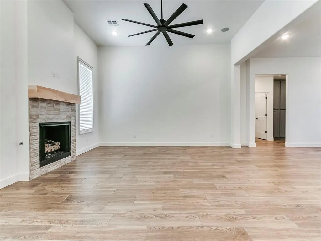 Photo 10 — 1932 SW 41st Terrace, Moore, OK 73160