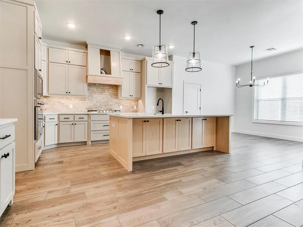 Photo 15 — 1932 SW 41st Terrace, Moore, OK 73160