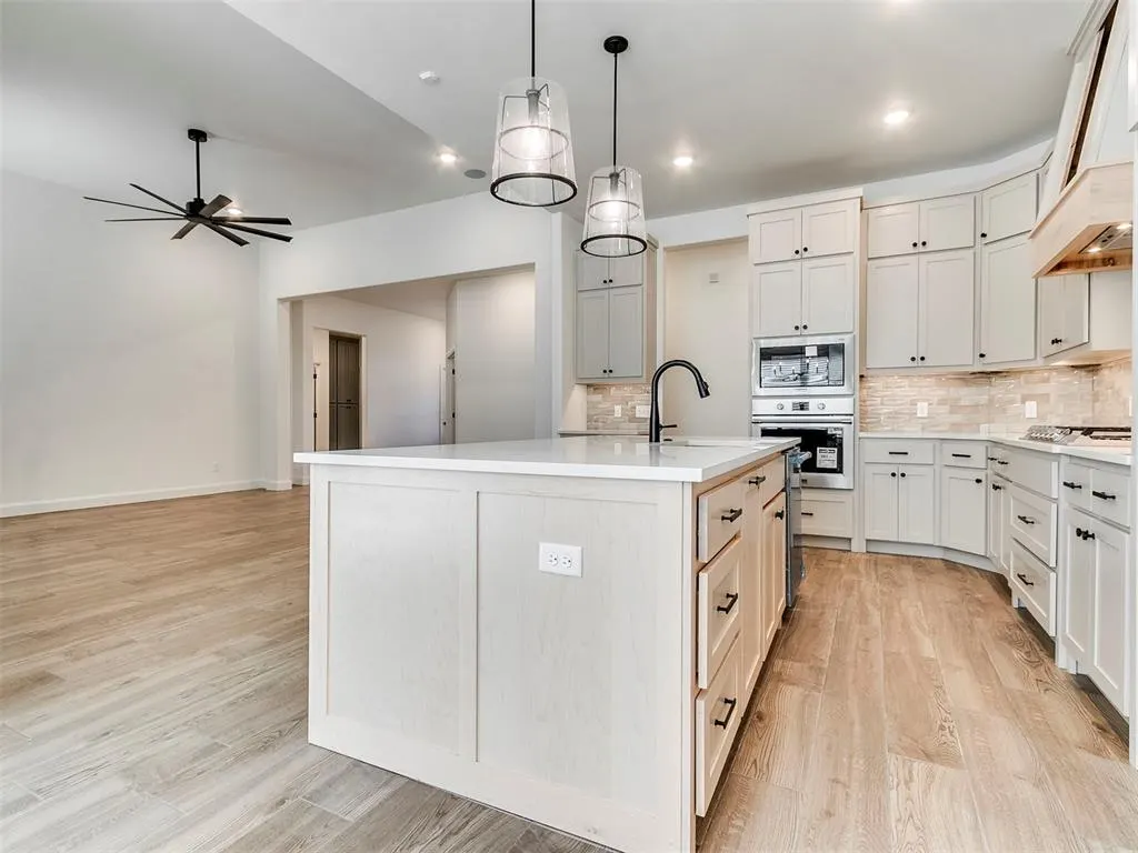 Photo 18 — 1932 SW 41st Terrace, Moore, OK 73160