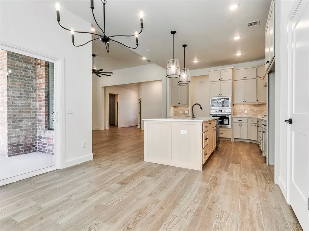 Photo 20 — 1932 SW 41st Terrace, Moore, OK 73160