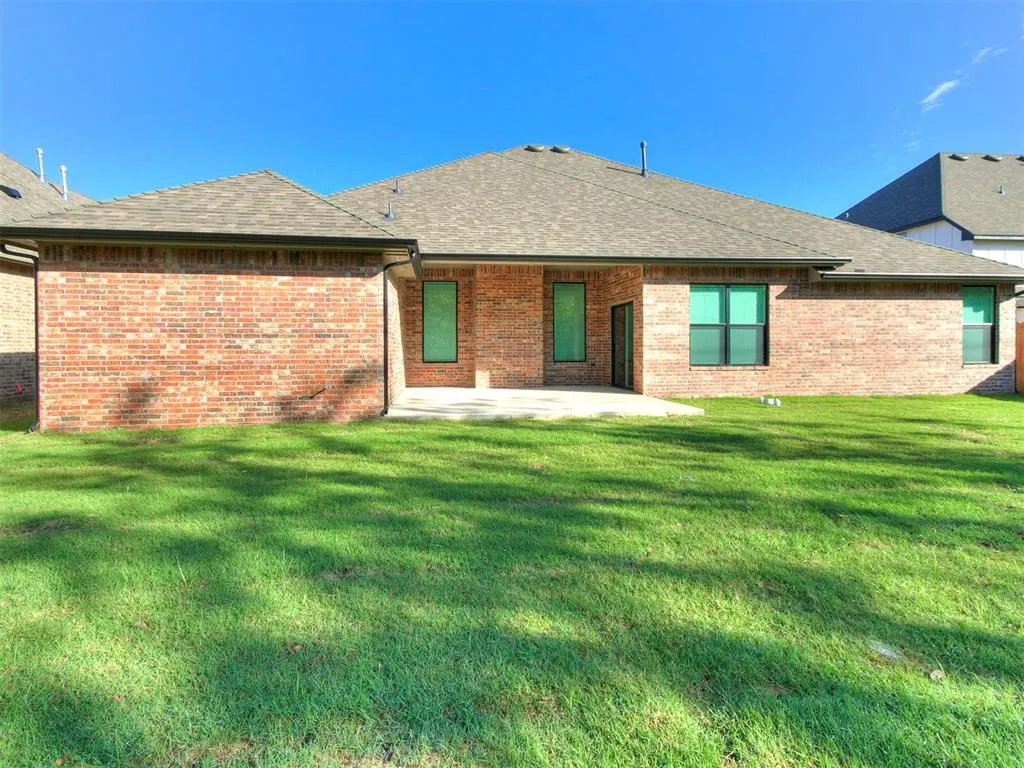 Photo 47 — 1932 SW 41st Terrace, Moore, OK 73160