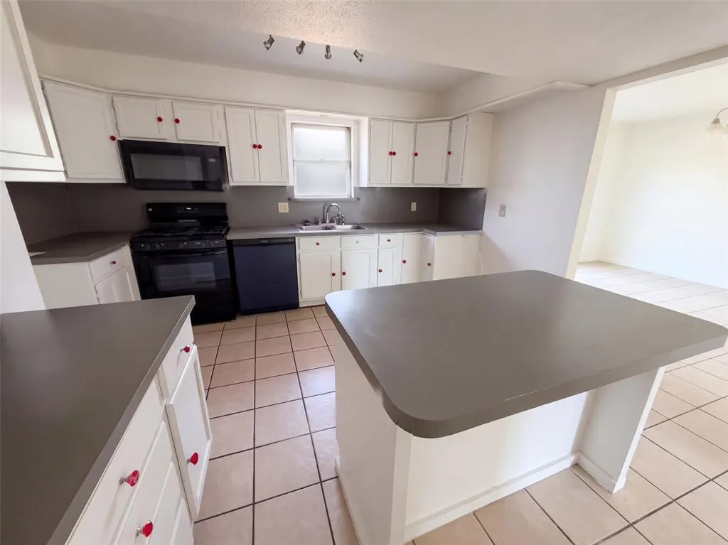 Photo 6 — 4805 Michael Drive, Oklahoma City, OK 73115