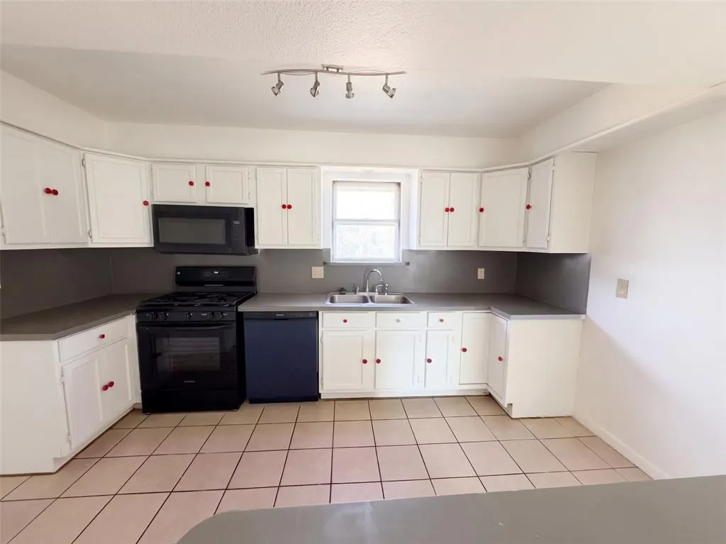 Photo 7 — 4805 Michael Drive, Oklahoma City, OK 73115